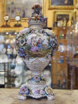 Porzellan Vase mit Deckel - weißes Porzellan - 1880