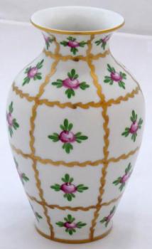 Vase mit Rosen und goldenen Gittern - Herend, Unga